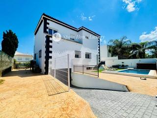 Chalet  Cheste. En leliana