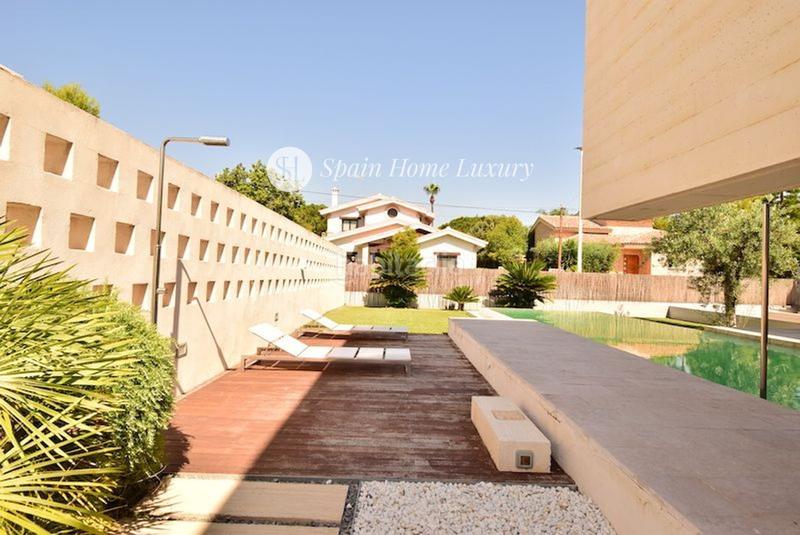 Foto 8fa14e10-2202-43cb-948e-b01b7a8b9957. Chalet en ribaroja de túria en Beniferri Valencia