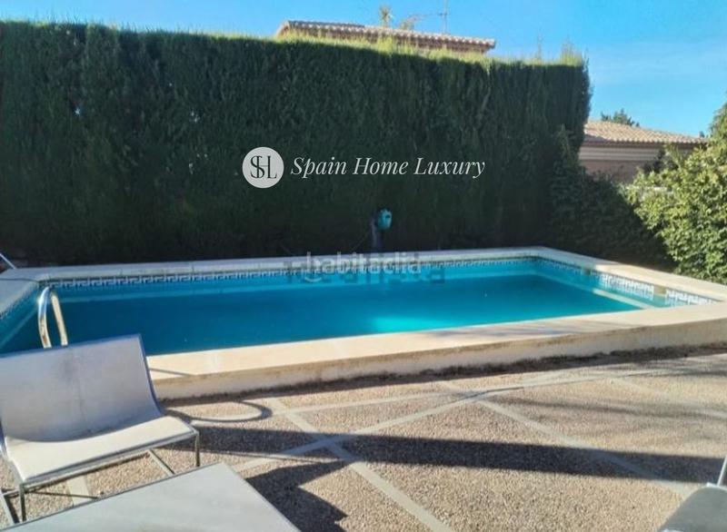 Foto 8d0e3849-a666-44cd-b642-15057ad8bb9e. Xalet amb aparcament piscina a Entrepinos Eliana (l´)