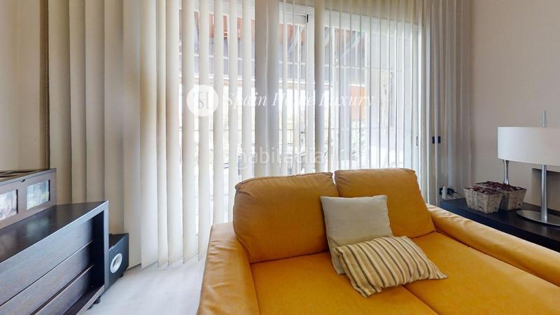 Foto c37c0f66-6667-4a94-8c03-9b9f4c1815e1. Xalet amb aparcament piscina a Entrepinos Eliana (l´)