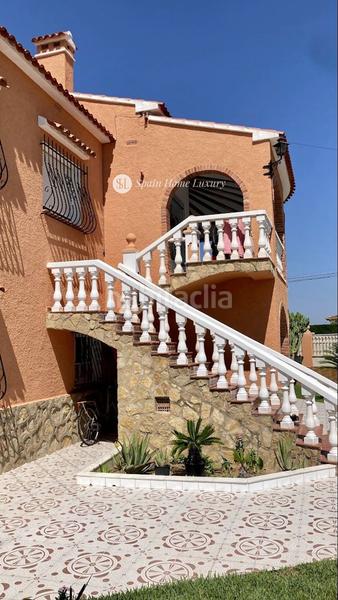 Foto 8214530f-59a3-4600-8b50-ea8c9fa7a7f9. Xalet amb aparcament a Oliva playa Oliva