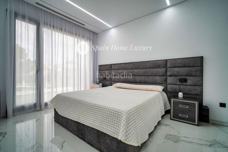 Foto 4bb38829-de6c-40fc-a4ea-4ce6d363f596. Chalet en Playa Levante Benidorm