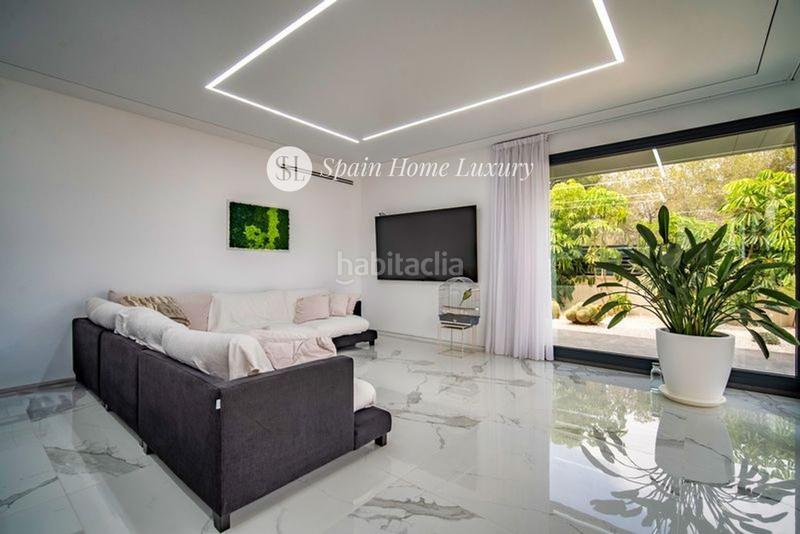 Foto bce07be5-4b7f-4b97-b116-6a54e3978315. Chalet en Playa Levante Benidorm