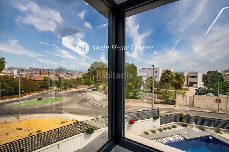 Foto d4cb1da5-498f-4e0e-be52-6c6e7392b415. Chalet en Playa Levante Benidorm