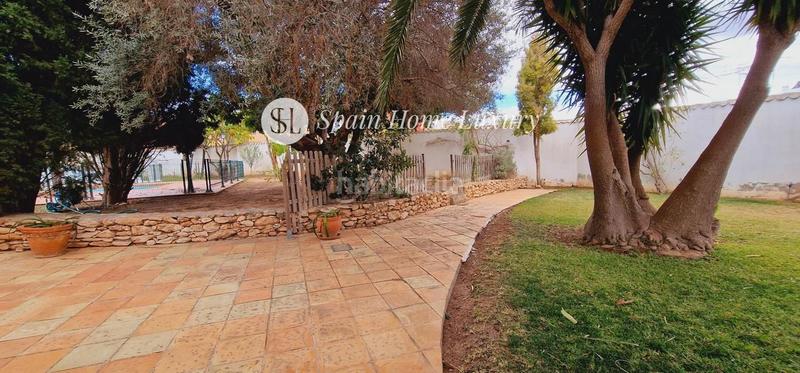 Foto cf866193-4a2e-4342-82c1-e42090f15d13. Chalet en San Antonio de Benagéber