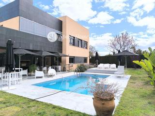 Chalet  Carrer cadernera. En bétera