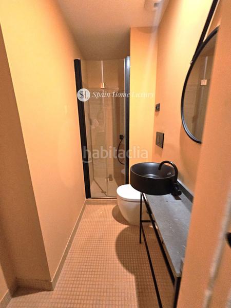 Foto cb591f4a-68f5-45a7-8c7c-63254aa78388. Edifici a Sant Francesc Valencia