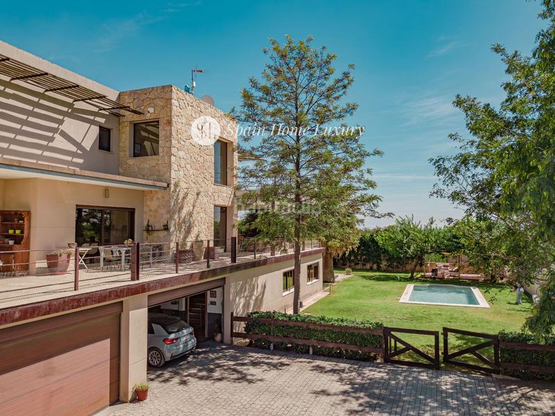 Foto 1d250d15-4e18-42e8-9f5e-48f1d751f247. Chalet en Centro Bétera