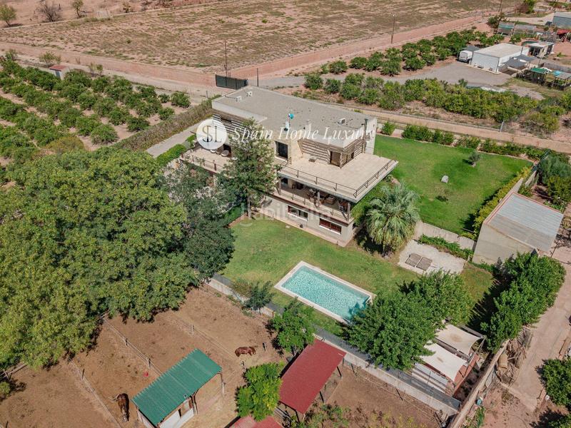 Foto 7a7300d8-e04b-450b-83cf-5e27149cfe58. Chalet en Centro Bétera