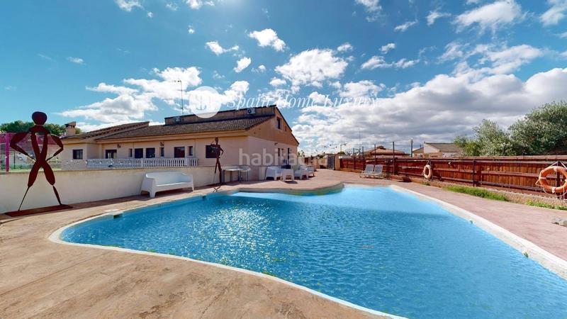 Foto 7c9c2bc0-6c99-4507-83af-0e85e74ff509. Xalet amb piscina a Godelleta