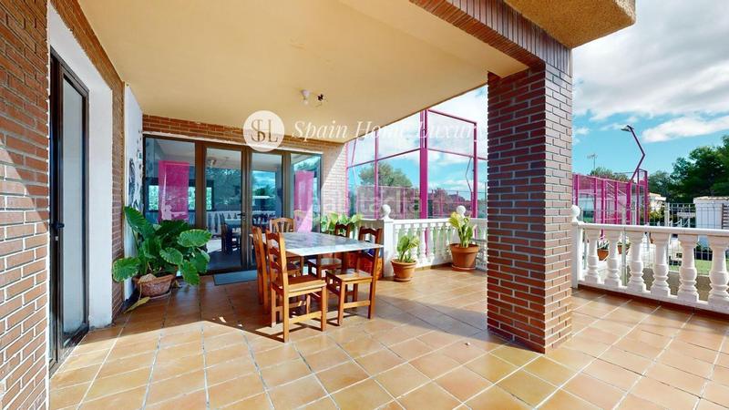 Foto c5233459-7c48-49e6-bf2c-5e5d380e1ce1. Xalet amb piscina a Godelleta