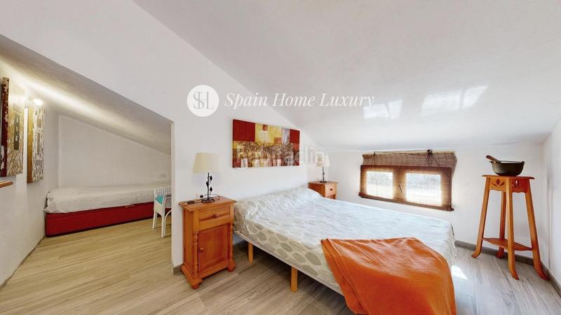 Foto c8a5ad9c-4298-41de-874c-651f7b239b08. Xalet amb piscina a Godelleta