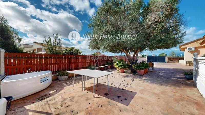 Foto d3a4a323-8fdd-4bbe-b21e-d45f416d54e2. Xalet amb piscina a Godelleta