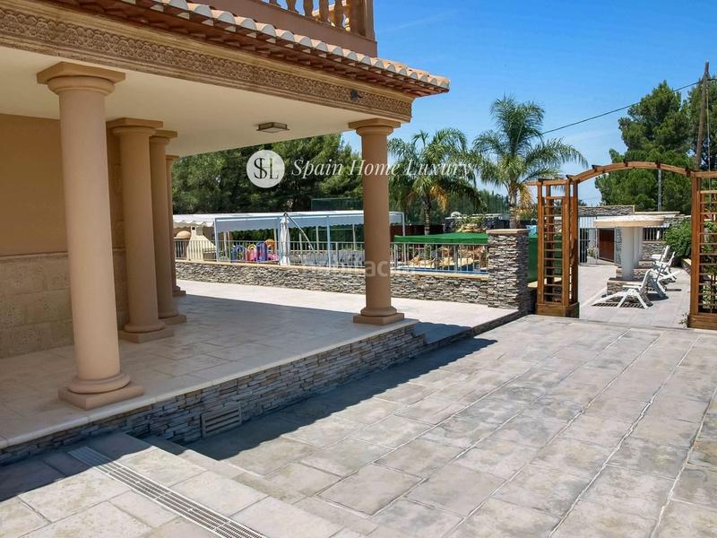 Foto 38795120-d6cd-4906-a42a-d06600948f3a. Chalet con piscina in El Montgó Dénia