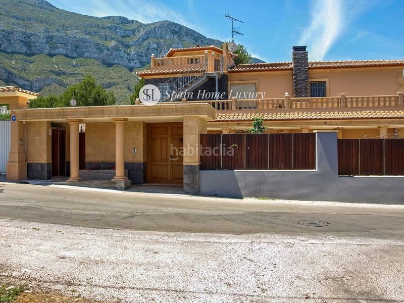 Foto fa6db5aa-cb69-4710-909b-1b5dd26883f7. Chalet con piscina in El Montgó Dénia