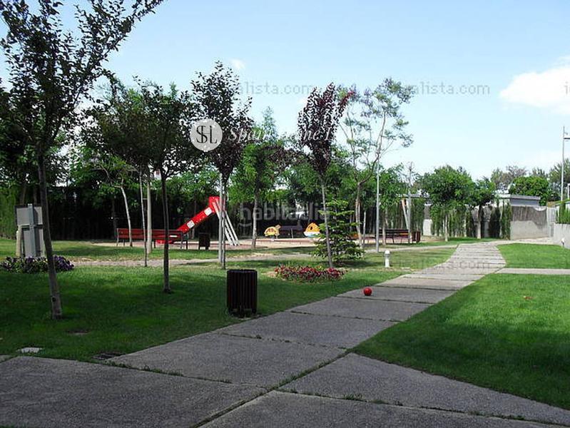 Foto 54fc307c-b148-4058-a35c-3813911d82f7. Rent duplex with parking pool in Valterna Paterna