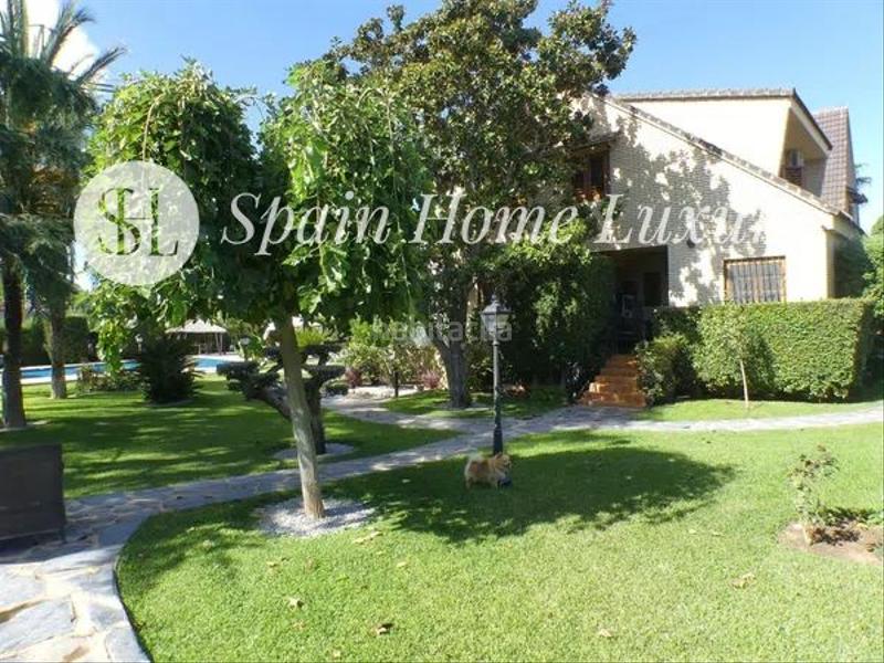 Foto 0ea94434-3b57-4a3a-a067-f543695f96f2. Chalet en Casas Verdes Paterna