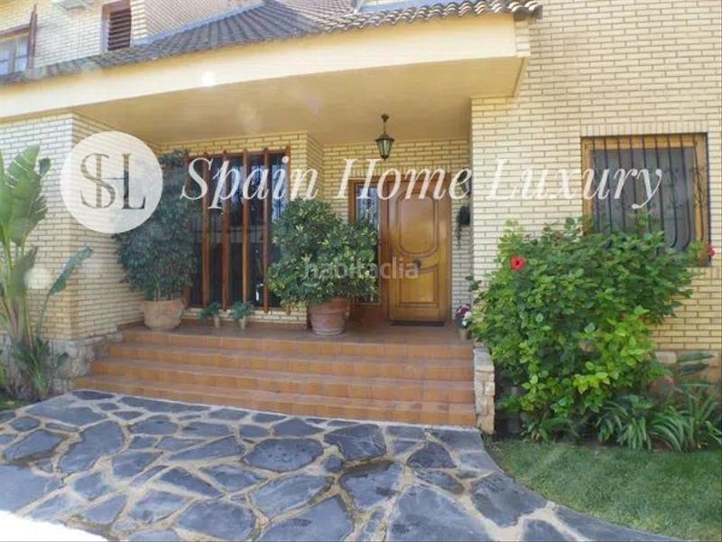Foto eb5d7f0b-21da-4260-8023-df0d155c8bbc. Chalet en Casas Verdes Paterna