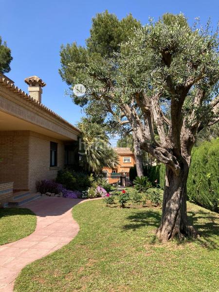 Foto 14037829-e4fc-404a-9f0e-f85641a9bf29. Xalet amb aparcament piscina a Gallipont Pobla de Vallbona (la)