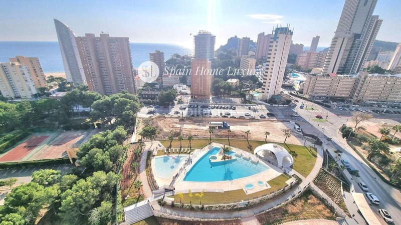Foto 5d05d465-e00f-4f2a-b0f3-8d8583734b0c. Attique avec piscine dans Playa Poniente Benidorm