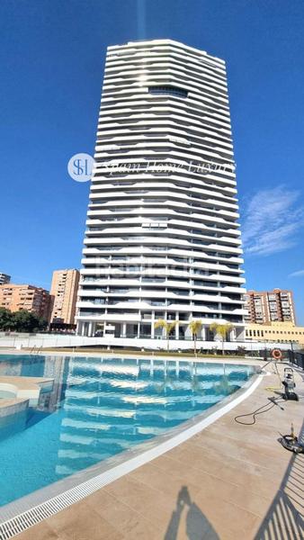 Foto d4be5cc1-7da1-48bc-8b31-6c543ec1424a. Attique avec piscine dans Playa Poniente Benidorm