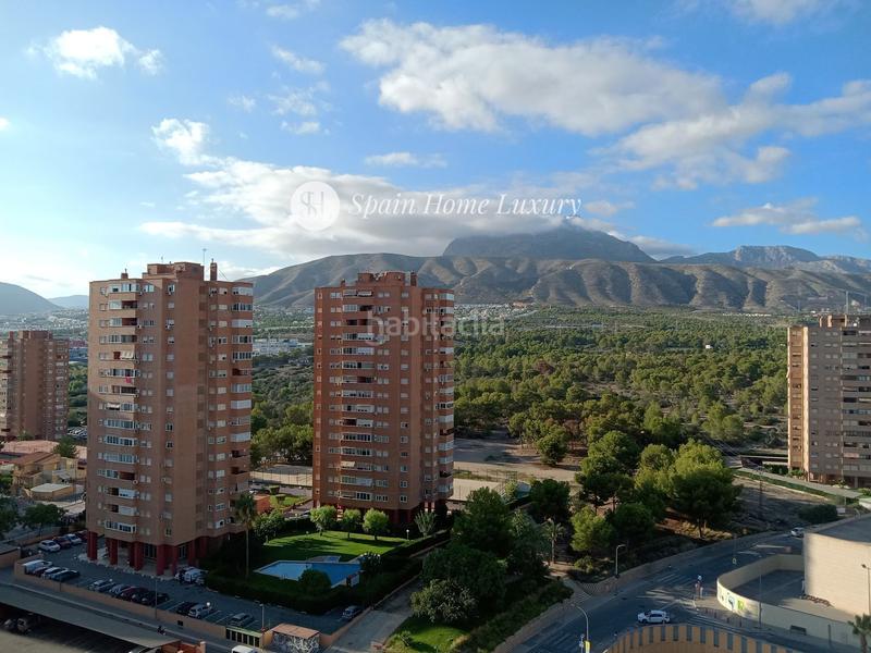 Foto eff0a9d8-8098-4abe-b458-ad4875cd3ab1. Attique avec piscine dans Playa Poniente Benidorm