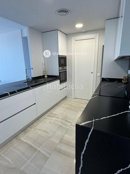 Foto a3111d42-3ad6-479f-993c-66b8361484a4. Appartement avec parking piscine dans Playa Poniente Benidorm