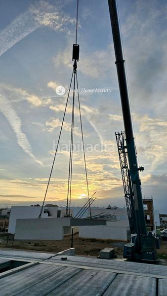 Foto 04964e8e-5cfa-4c27-94a6-8246d6b28bd0. Casa adossada amb piscina a San Antonio de Benagéber