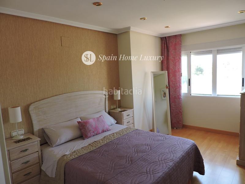 Foto 8acdcd12-0c0f-45c0-bc53-f7adff4edbaf. Maison jumelée avec parking piscine dans Sierra Helada Benidorm