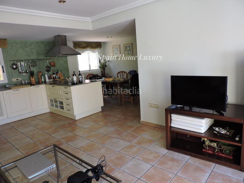 Foto a99b64e8-9188-4230-b2f2-13fa2359492b. Maison jumelée avec parking piscine dans Sierra Helada Benidorm