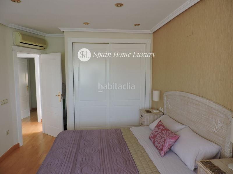 Foto d1895b0c-6569-40fc-a08d-b5583ed93d8a. Maison jumelée avec parking piscine dans Sierra Helada Benidorm