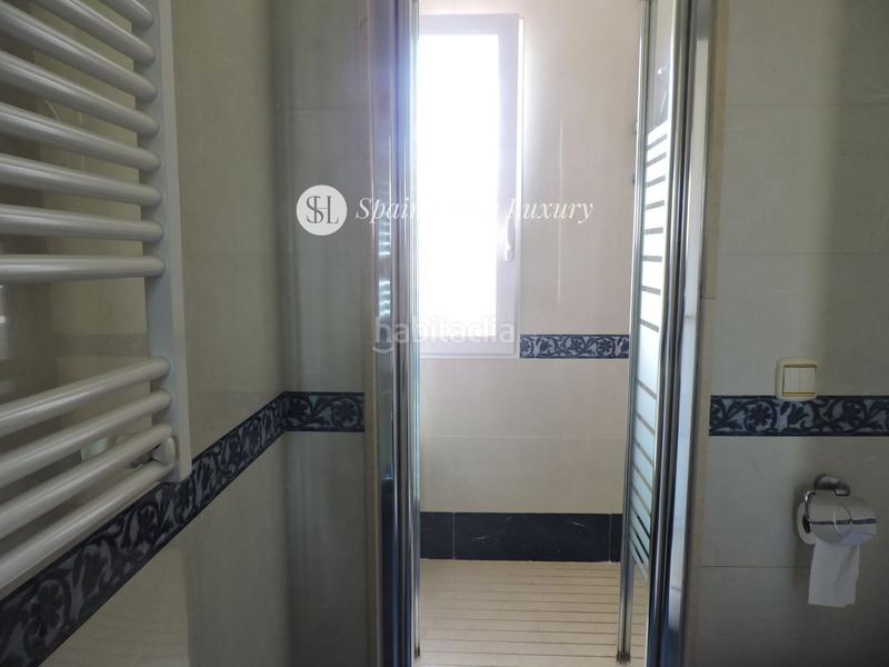 Foto f8ebcaaa-7f9e-4480-8d52-553f480ed035. Maison jumelée avec parking piscine dans Sierra Helada Benidorm