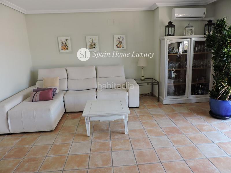 Foto f8f96635-e278-4463-a647-a47348dcdad7. Maison jumelée avec parking piscine dans Sierra Helada Benidorm