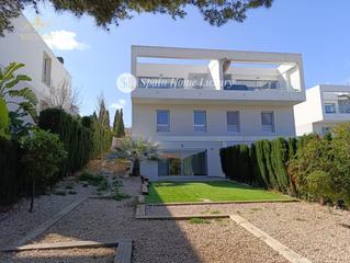 Casa bifamiliare  Hércules. Exclusivo adosado de reciente construcción cuenta con 200 m dist