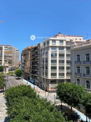 Pis  Calle de colón. En valencia