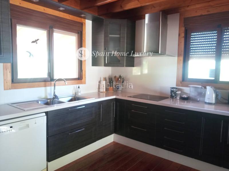 Foto a02e92a1-b280-4fd6-a19c-a70b41d08b68. Chalet dans Nueva Andalucía Almería