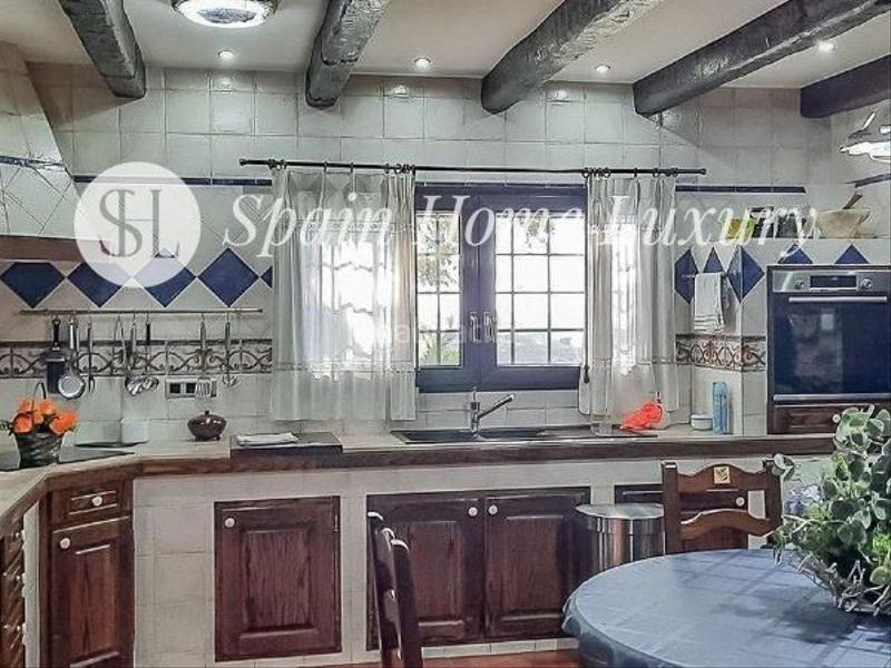 Foto 1e8480c8-79d7-49f6-9c92-cbf4c9a2d236. Chalet con piscina in Alfinach - Monasterios Puçol