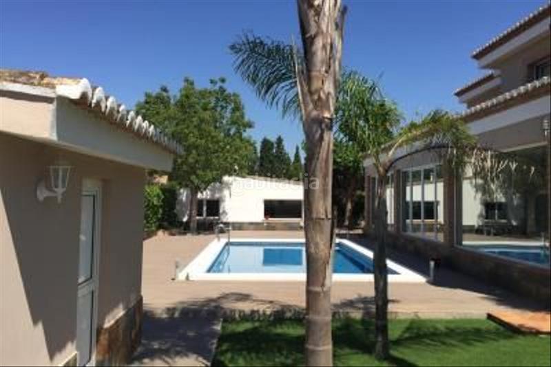 Foto f8f92c63-5c9e-43a5-ba98-973c96f75f99. Chalet in Centro Bétera