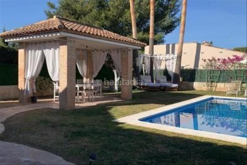 Foto 4b2ebd9f-03a5-45c0-a3ce-4d86b3a855cc. Chalet in Centro Bétera