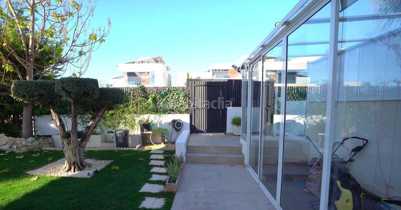 Foto d519d21a-3999-4e7b-989b-9fef3a063e61. Xalet amb aparcament piscina a Golf Bahía Finestrat