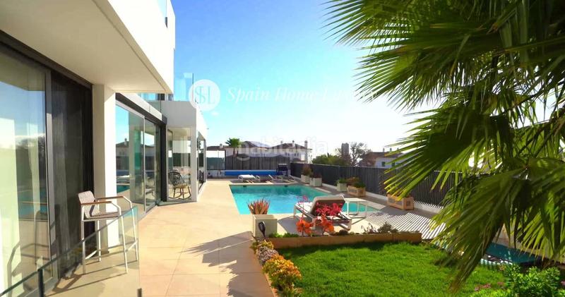 Foto d5e210d6-1496-41a9-bead-90752ce3f242. Xalet amb aparcament piscina a Golf Bahía Finestrat