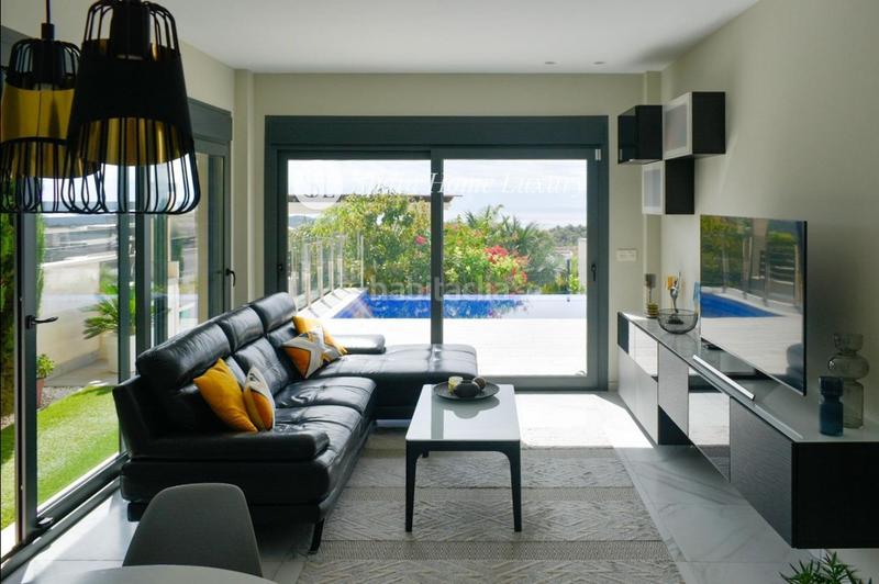 Foto 346c4d35-9cd8-4841-97d4-5170cb2c1cf6. Chalet avec chauffage parking piscine dans balcón de Finestrat-terra marina Finestrat