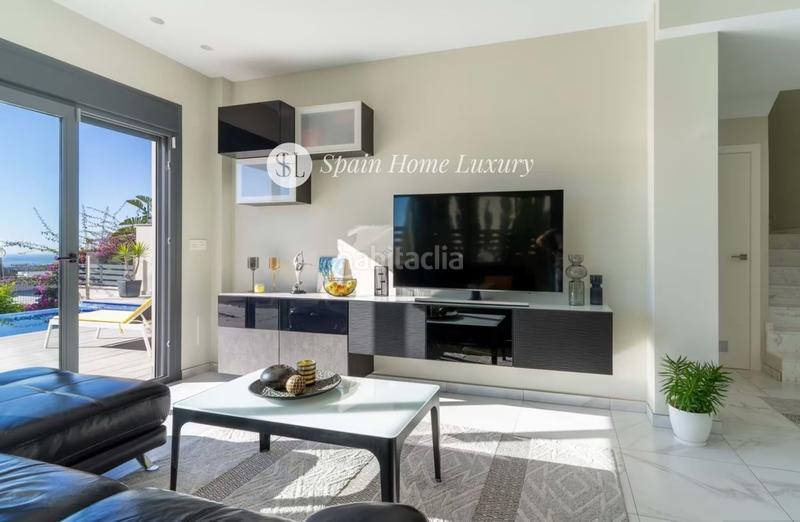 Foto 3e3dda1a-a22d-48d8-91dc-ecf886a80013. Chalet avec chauffage parking piscine dans balcón de Finestrat-terra marina Finestrat