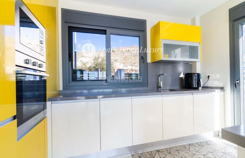 Foto b4575e7b-8b8b-461c-9571-fa132a763e6a. Chalet avec chauffage parking piscine dans balcón de Finestrat-terra marina Finestrat