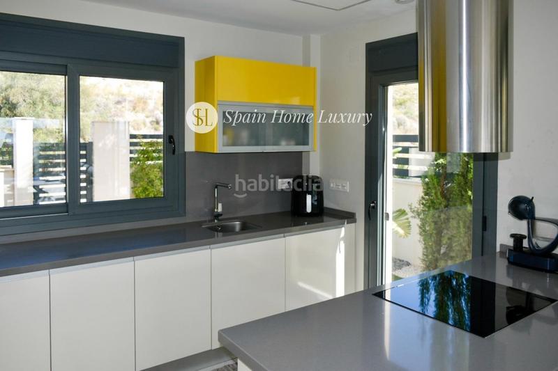 Foto be99d615-7932-4ba9-a4aa-4c7488f30c2d. Chalet avec chauffage parking piscine dans balcón de Finestrat-terra marina Finestrat