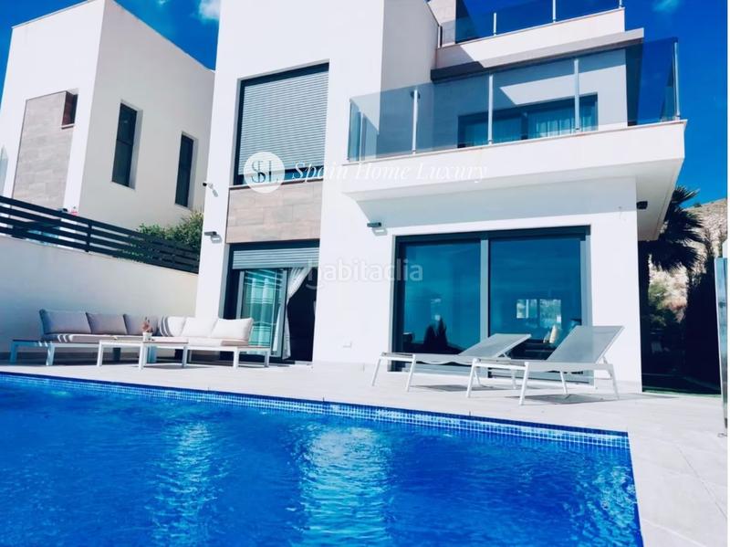 Foto c51840df-a81f-4650-809b-b84409a241e9. Chalet avec chauffage parking piscine dans balcón de Finestrat-terra marina Finestrat