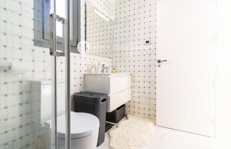 Foto f7f2dab3-ff48-4f95-80d5-ca10045faa8e. Chalet avec chauffage parking piscine dans balcón de Finestrat-terra marina Finestrat