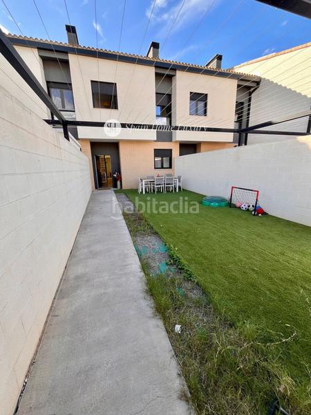 Foto cd43414d-b7ec-433b-a314-d475739388fd. Location maison jumelée avec parking piscine dans Entrepinos Eliana (l´)