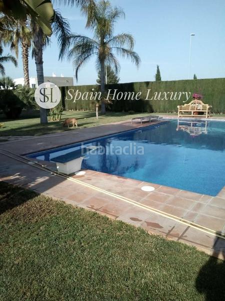 Foto 3146f7ad-5b80-4bbb-8e1c-c6d759bb0b90. Chalet en San Antonio de Benagéber