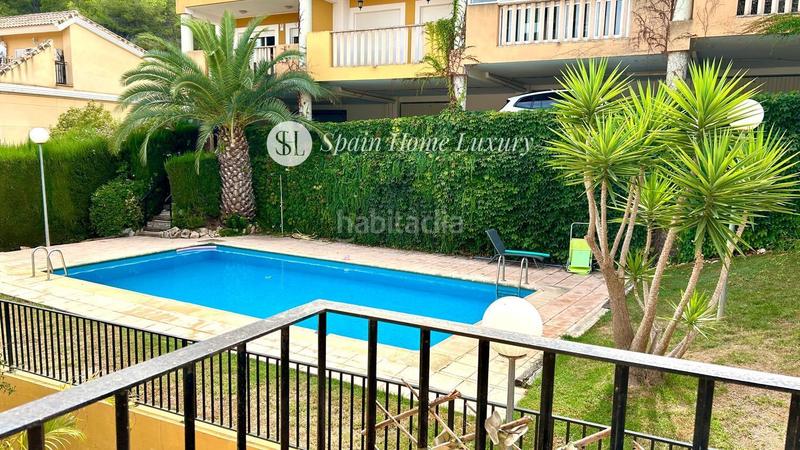 Foto e0cecb25-0a3d-404a-a638-df65ce08c833. Casa adosada en El Bosque Chiva